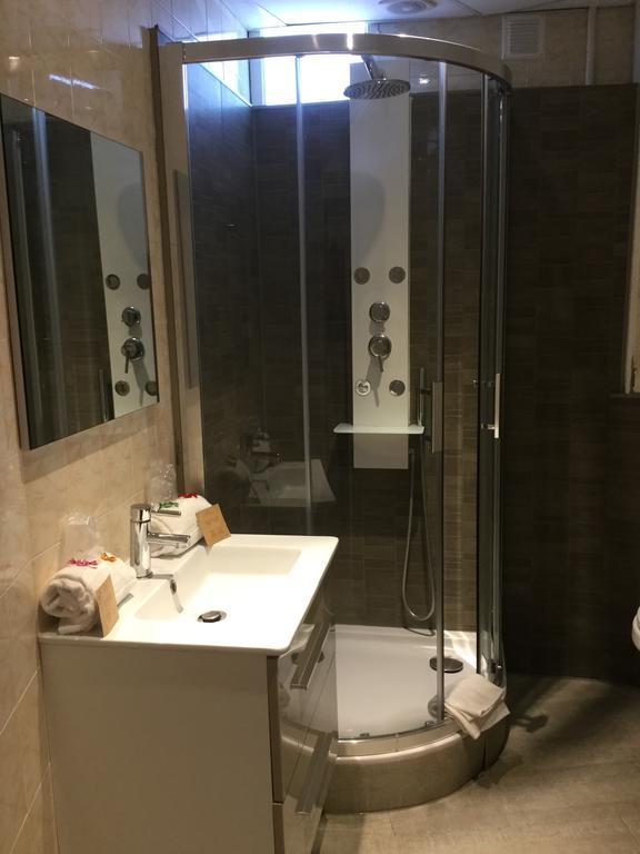 Hotel Restaurant Le 8 Манделю-ла-Напул Екстериор снимка
